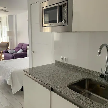 Ver6 - Design Studio, Pool, Beach, City Center Apartment